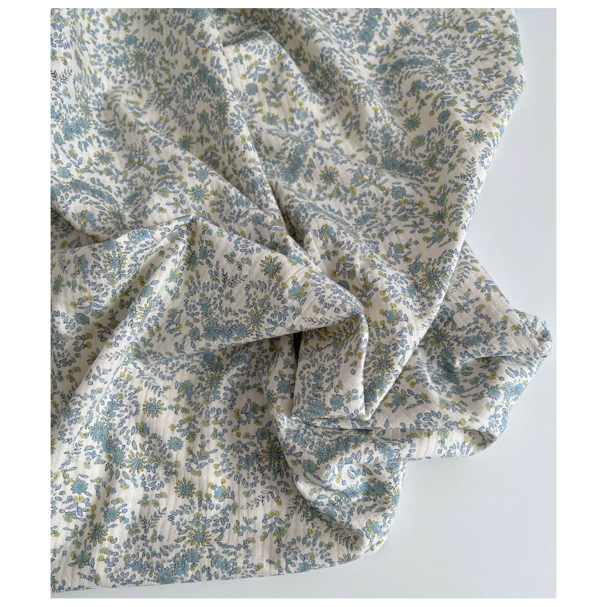 Lucia - Seersucker / Coton gaufré doux motif fleuri Batikou - 7 Lucia - Seersucker / Coton gaufré doux motif fleuri Batikou - 7