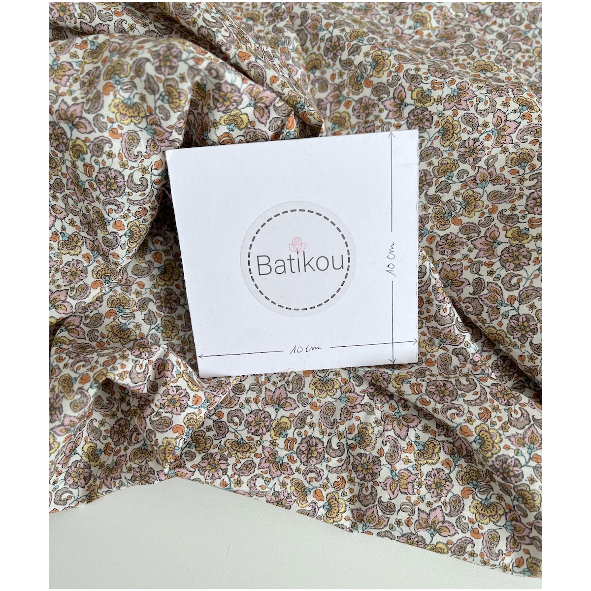 Paisley - Batiste de coton bio SILKYNE à imprimé fleuri Tissus issus de l'agriculture biologique  - 5 Paisley - Batiste de coton bio SILKYNE à imprimé fleuri Tissus issus de l'agriculture biologique  - 5