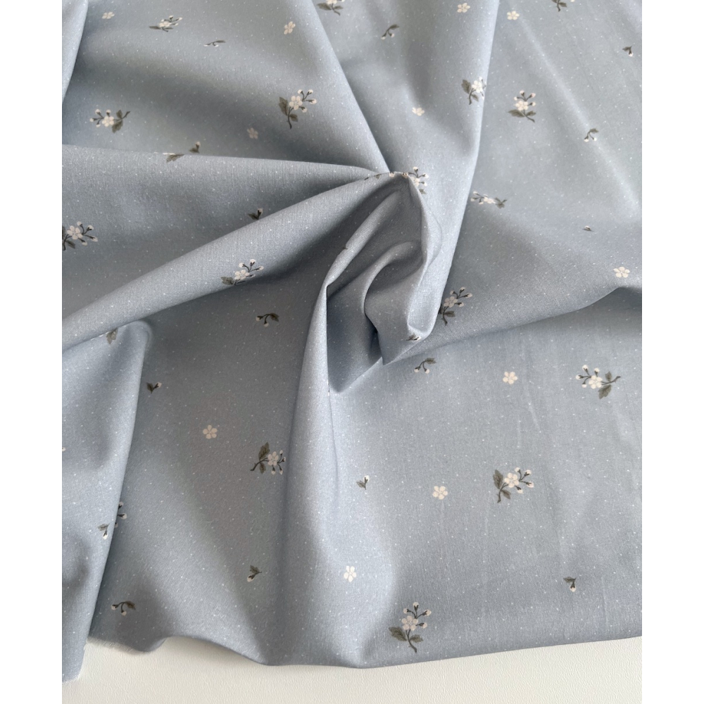 Eglantine - Batiste de coton BIO imprimé exclusif Eglantine Bleu de gris / SILKYNE Batikou - 2