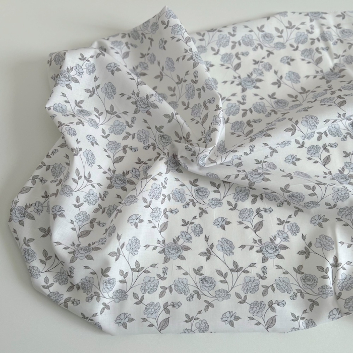 Josette - Batiste de coton BIO imprimé exclusif bleu poudré / SILKYNE Batikou - 1