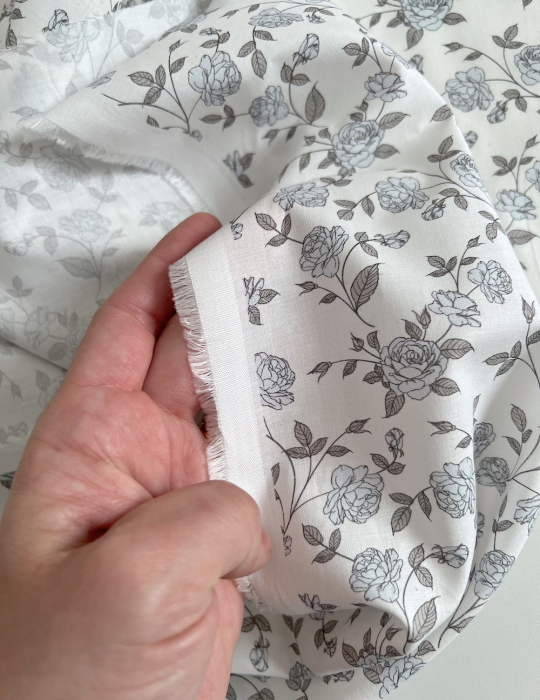 Josette - Batiste de coton BIO imprimé exclusif bleu poudré / SILKYNE Batikou - 2