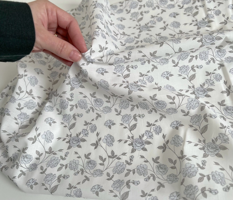 Josette - Batiste de coton BIO imprimé exclusif bleu poudré / SILKYNE Batikou - 7