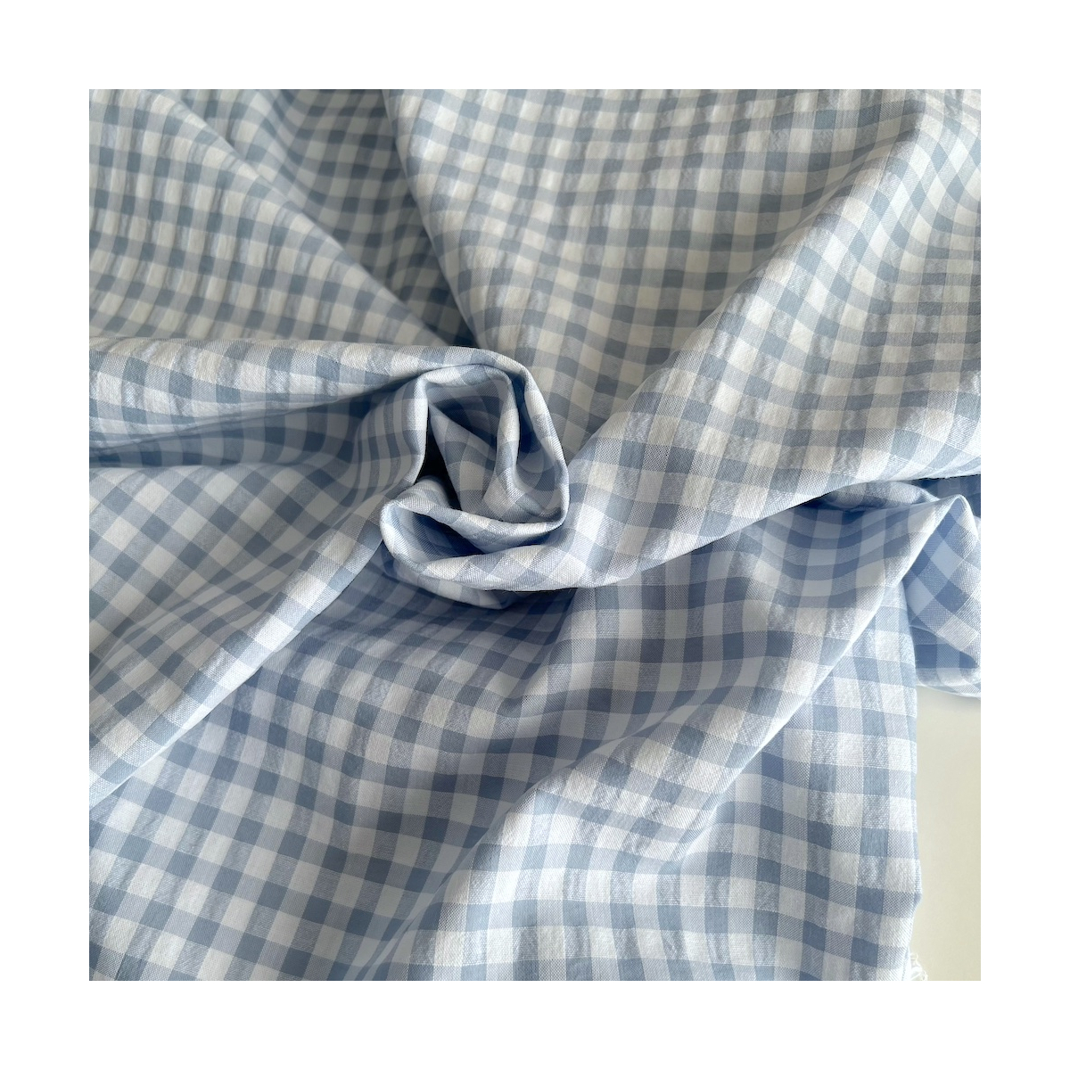 Seersucker / Coton gaufré vichy 6mm bleu jean / blanc Batikou - 1 Seersucker / Coton gaufré vichy 6mm bleu jean / blanc Batikou - 1
