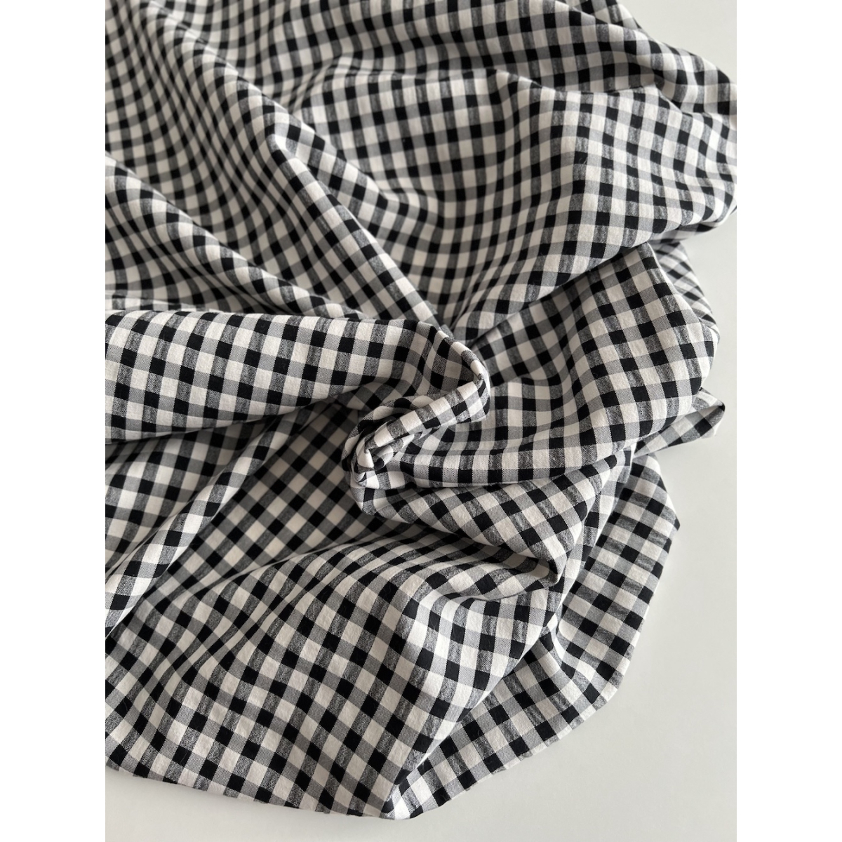 Seersucker / Coton gaufré vichy 6mm noir / lait Batikou - 6 Seersucker / Coton gaufré vichy 6mm noir / lait Batikou - 6