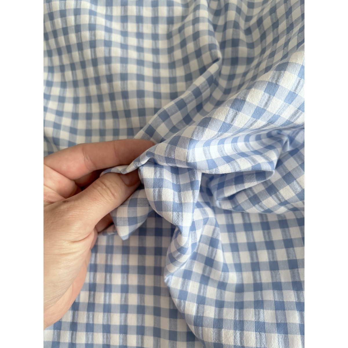 Seersucker / Coton gaufré vichy 6mm bleu lavande / blanc Batikou - 6 Seersucker / Coton gaufré vichy 6mm bleu lavande / blanc Batikou - 6