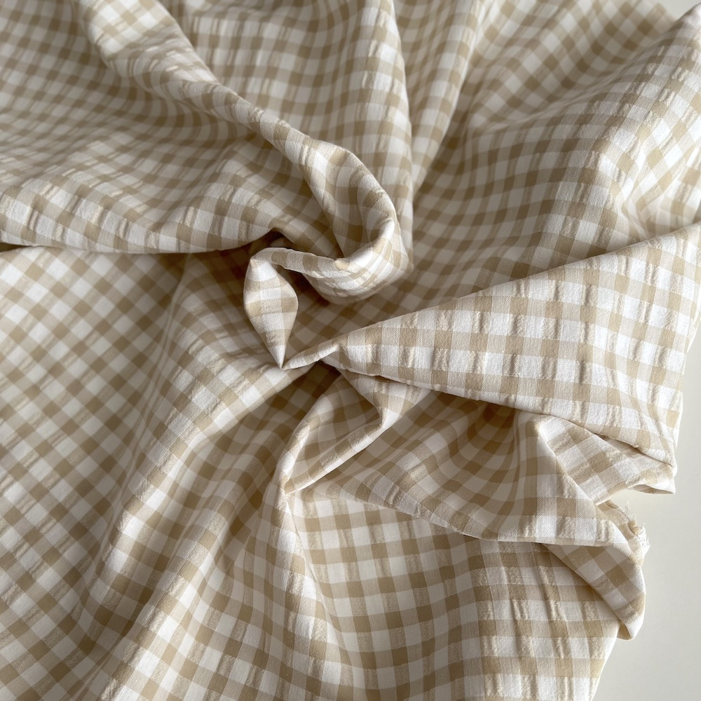 Seersucker / Coton gaufré vichy 6mm biscuit/ blanc Batikou - 1