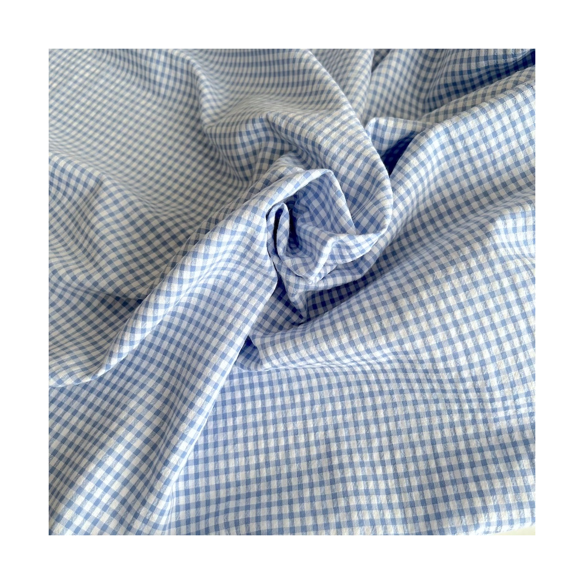 Seersucker / Coton gaufré vichy mini 3mm bleu lavande / blanc Batikou - 1 Seersucker / Coton gaufré vichy mini 3mm bleu lavande / blanc Batikou - 1
