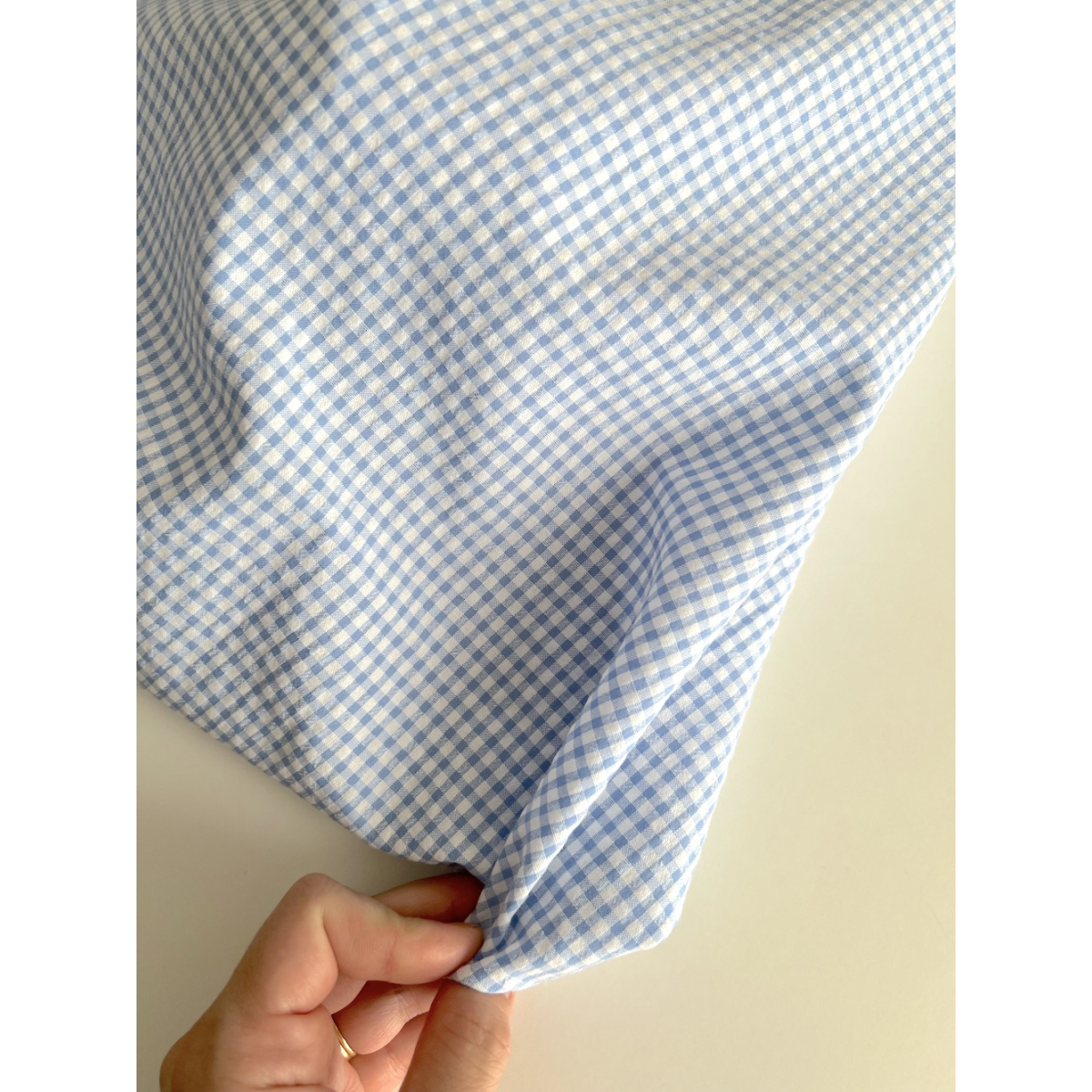 Seersucker / Coton gaufré vichy mini 3mm bleu lavande / blanc Batikou - 8 Seersucker / Coton gaufré vichy mini 3mm bleu lavande / blanc Batikou - 8