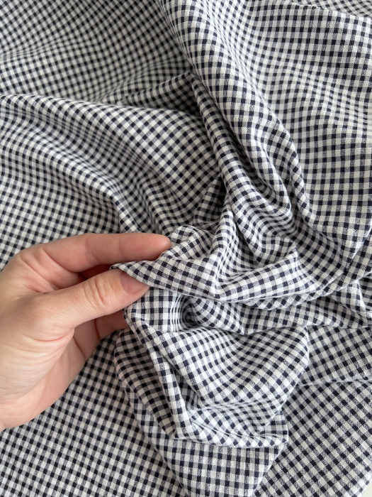 Seersucker / Coton gaufré vichy mini 3mm bleu marine / blanc Batikou - 2