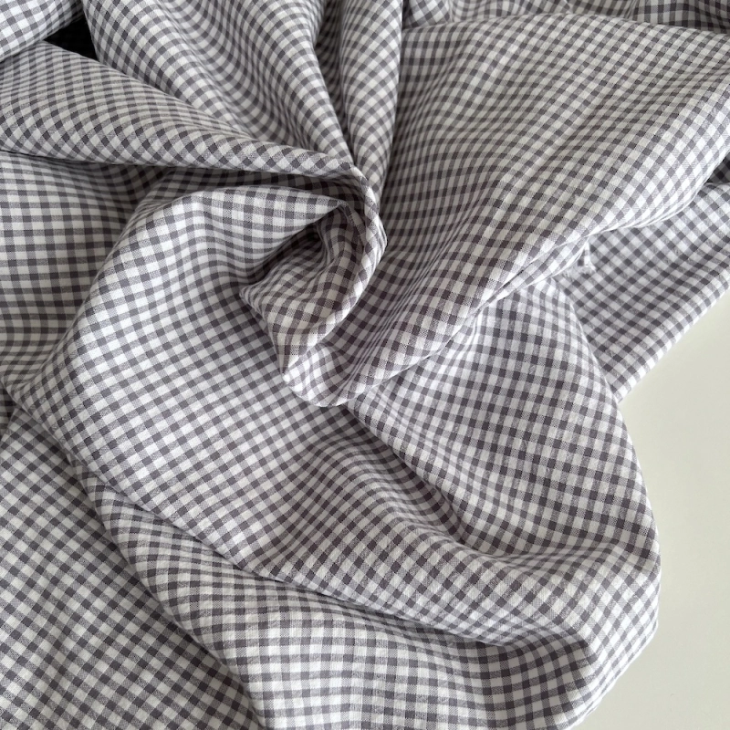 Seersucker / Coton gaufré vichy mini 3mm gris souris / blanc Batikou - 1
