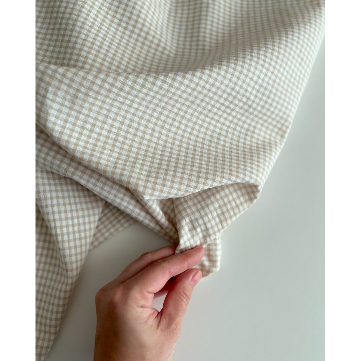 Seersucker / Coton gaufré vichy mini 3mm biscuit / blanc Batikou - 7