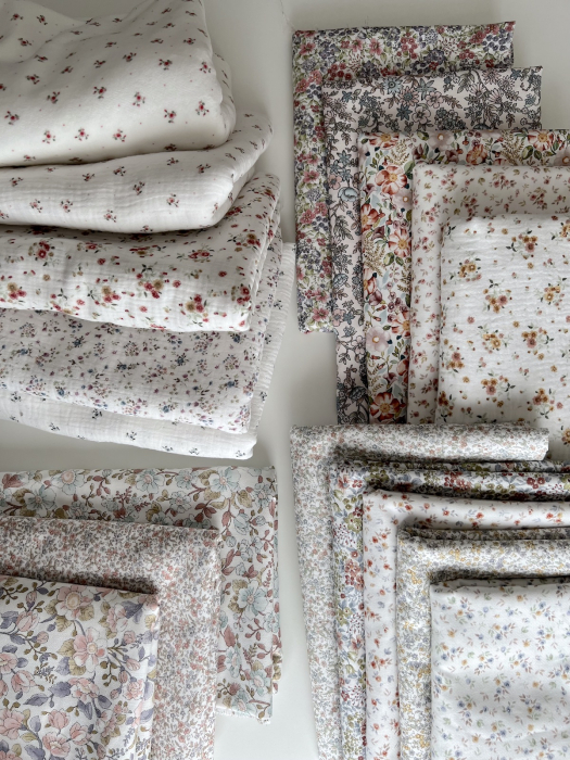 Camille - Tissu sergé / twill de coton organique imprimé fond écru Tissus issus de l'agriculture biologique  - 9