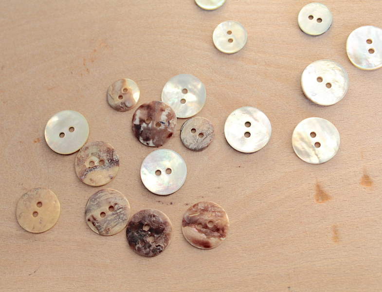 Bouton de nacre naturelle 2