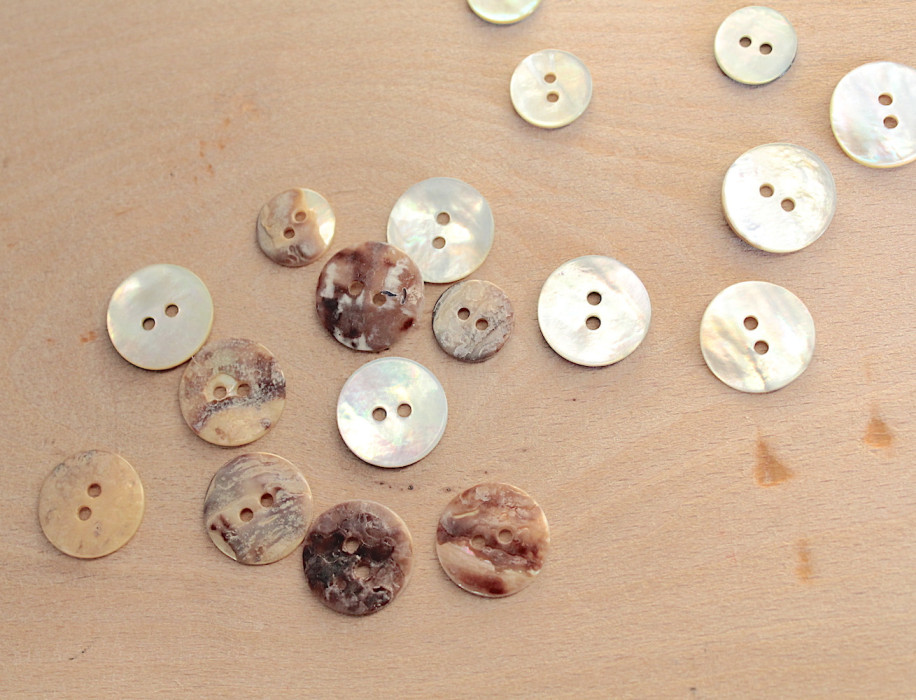 Bouton de nacre naturelle