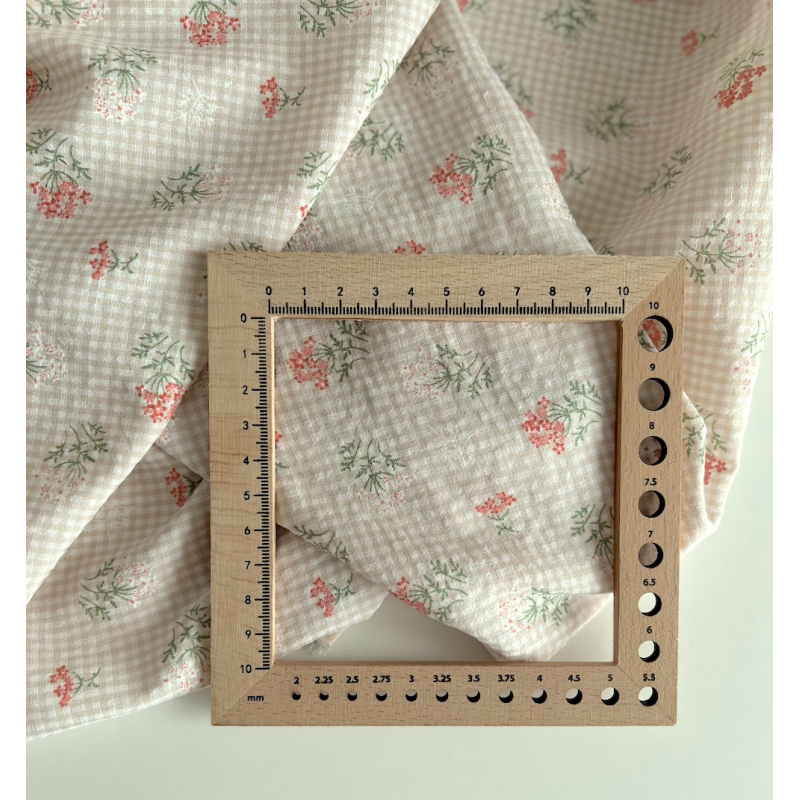 Seersucker / Coton gaufré vichy mini 2mm beige à motif fleuri Batikou - 2