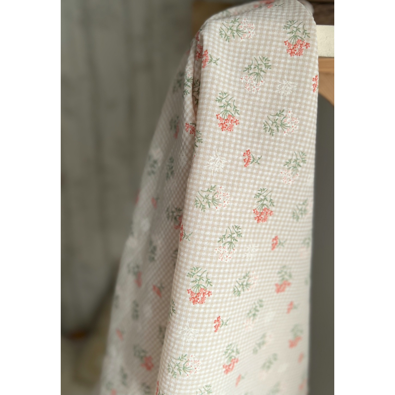 Seersucker / Coton gaufré vichy mini 2mm beige à motif fleuri Batikou - 5