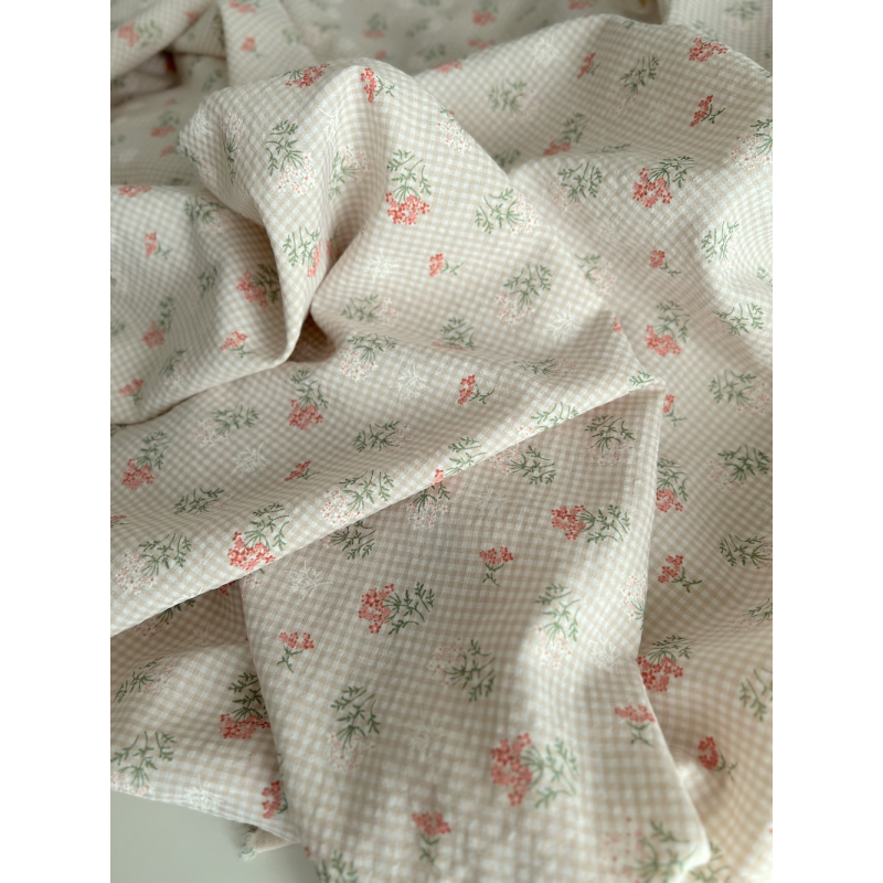 Seersucker / Coton gaufré vichy mini 2mm beige à motif fleuri Batikou - 9