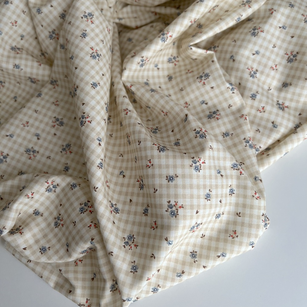 Elise - Popeline de coton BIO imprimé fleurs fanées Tissus issus de l'agriculture biologique  - 1