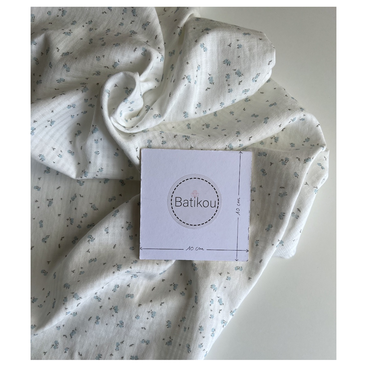 Seersucker / Coton gaufré doux motif fleuri bleu ciel Batikou - 5 Seersucker / Coton gaufré doux motif fleuri bleu ciel Batikou - 5