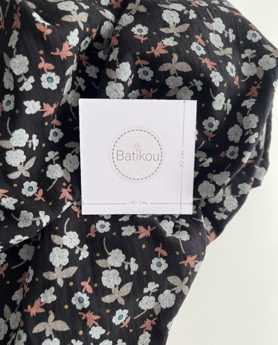 Olivia - Double gaze de coton coloris fond noir imprimé fleuri Tissus issus de l'agriculture biologique  - 5