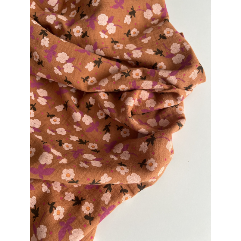 Olivia - Double gaze de coton coloris fond écureuil imprimé fleuri Tissus issus de l'agriculture biologique  - 6