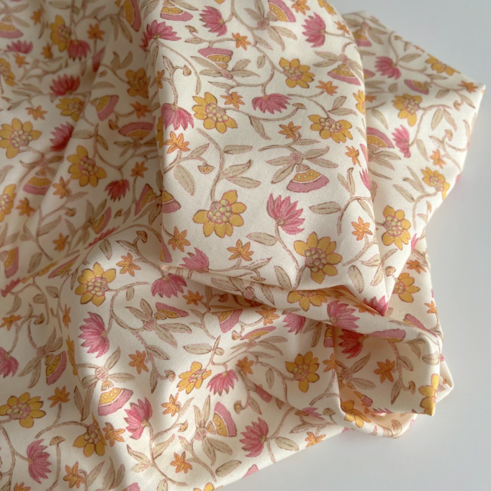 India - Popeline de coton BIO imprimé fleurs indiennes fond écru Tissus issus de l'agriculture biologique  - 1