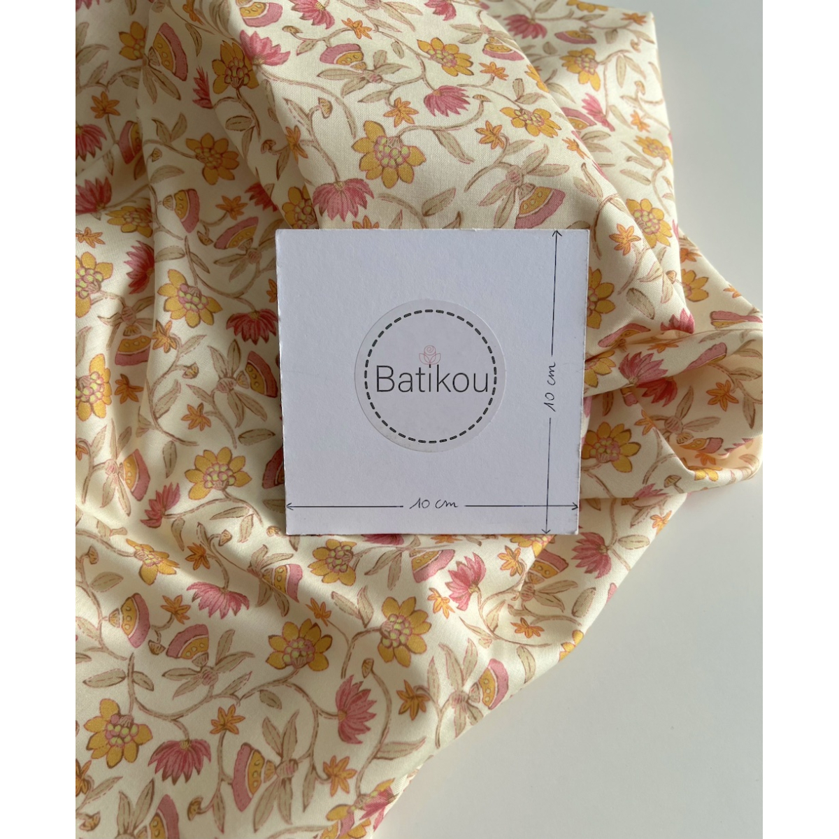 India - Popeline de coton BIO imprimé fleurs indiennes fond écru Tissus issus de l'agriculture biologique  - 4