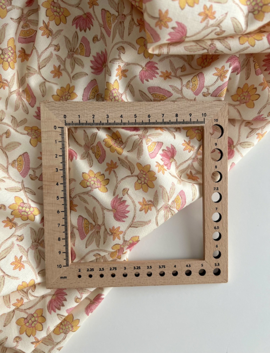 India - Popeline de coton BIO imprimé fleurs indiennes fond écru Tissus issus de l'agriculture biologique  - 6