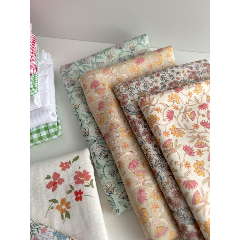 India - Popeline de coton BIO imprimé fleurs indiennes fond écru Tissus issus de l'agriculture biologique  - 7