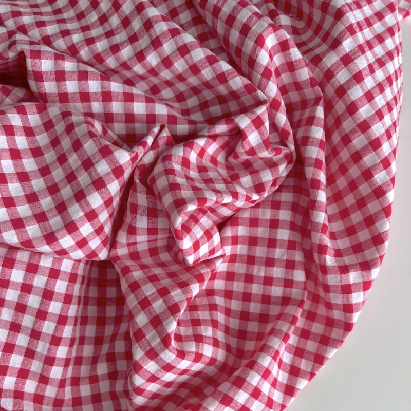 Seersucker / Coton gaufré vichy 6mm rose framboise / blanc Batikou - 1