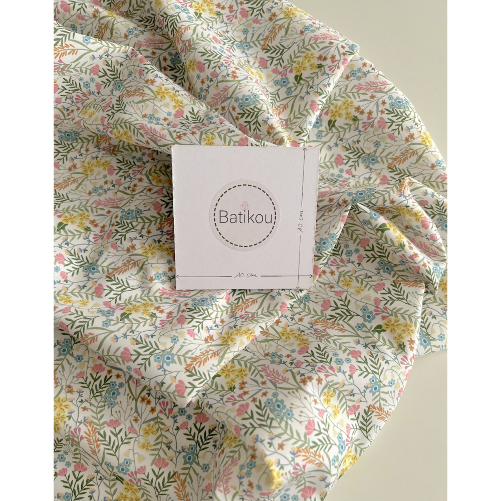 Lucie - Popeline classique coton BIO fond blanc à motifs fleuri vert Tissus issus de l'agriculture biologique  - 8