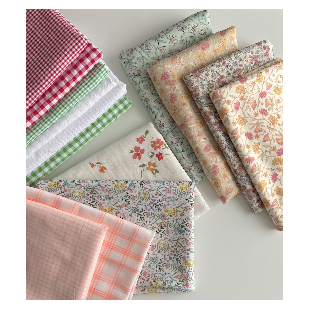 Lucie - Popeline classique coton BIO fond blanc à motifs fleuri vert Tissus issus de l'agriculture biologique  - 10