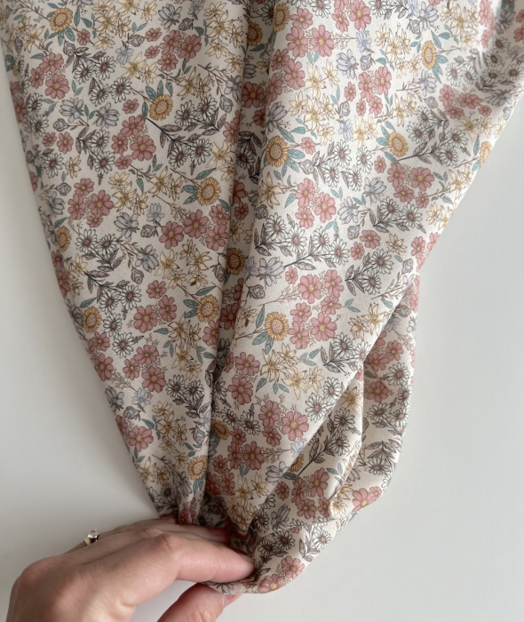 Juliette - Popeline de coton douce BIO imprimé fleurs fanées Tissus issus de l'agriculture biologique  - 1