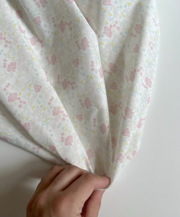 Enora - Batiste de coton bio SILKYNE à imprimé fleuri pastel Tissus issus de l'agriculture biologique  - 2