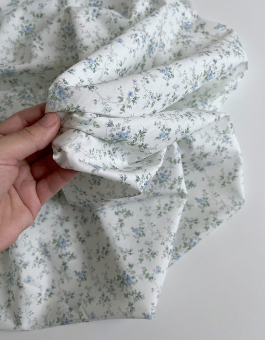 Pippa - Batiste de coton bio SILKYNE à imprimé fleuri bleu/vert Tissus issus de l'agriculture biologique  - 2