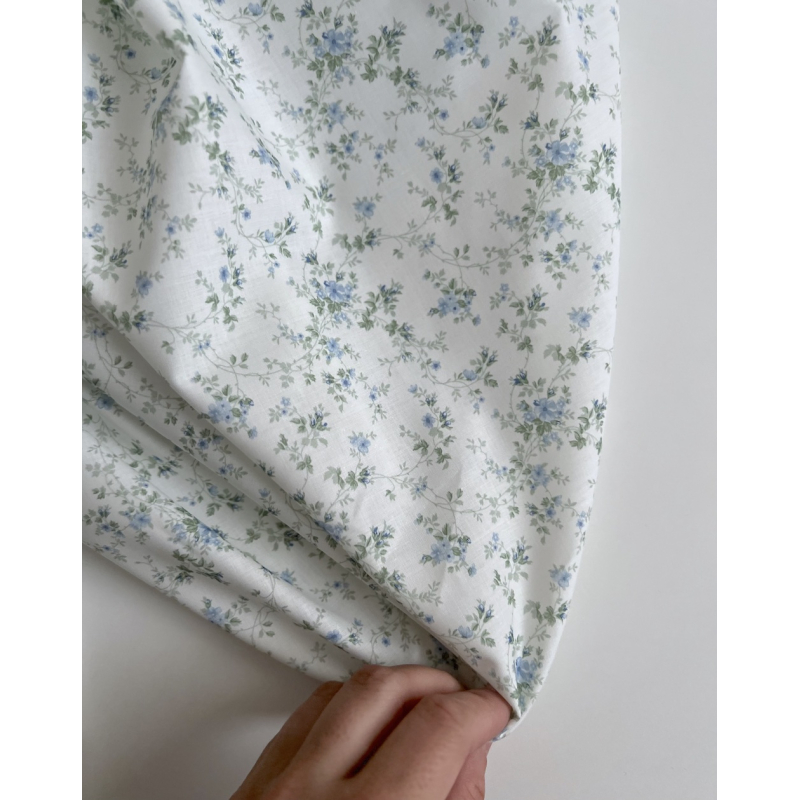 Pippa - Batiste de coton bio SILKYNE à imprimé fleuri bleu/vert Tissus issus de l'agriculture biologique  - 3