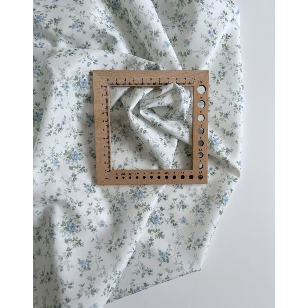 Pippa - Batiste de coton bio SILKYNE à imprimé fleuri bleu/vert Tissus issus de l'agriculture biologique  - 8