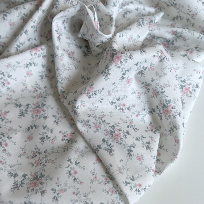 Pippa - Batiste de coton bio SILKYNE à imprimé fleuri rose /vert sauge Tissus issus de l'agriculture biologique  - 1