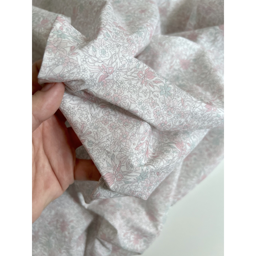 Lola - Batiste de coton bio SILKYNE à imprimé fleuri pastel clair Tissus issus de l'agriculture biologique  - 2