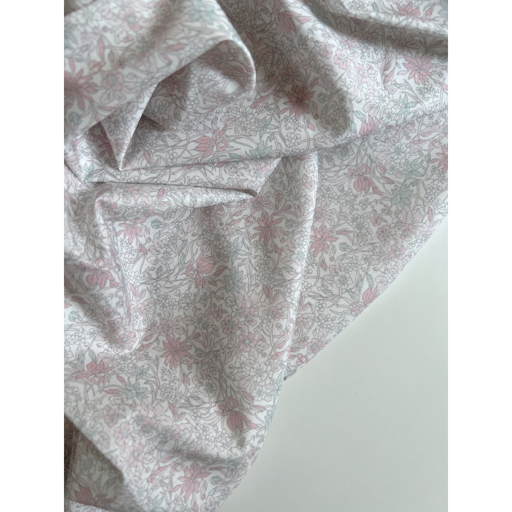 Lola - Batiste de coton bio SILKYNE à imprimé fleuri pastel clair Tissus issus de l'agriculture biologique  - 5