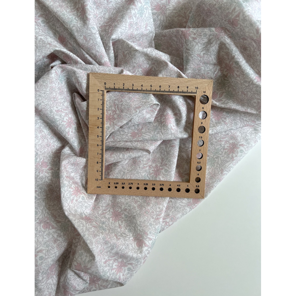 Lola - Batiste de coton bio SILKYNE à imprimé fleuri pastel clair Tissus issus de l'agriculture biologique  - 7