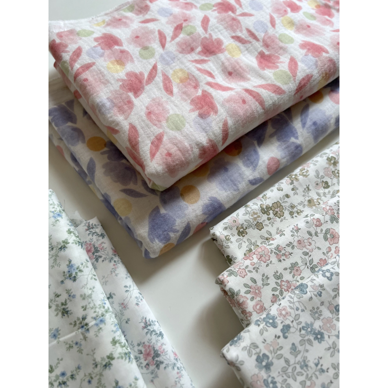 June - Popeline de coton douce BIO imprimé fleuri vert fané et rose Tissus issus de l'agriculture biologique  - 13