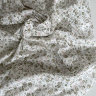 June - Popeline de coton douce BIO imprimé fleuri vert fané et rose Tissus issus de l'agriculture biologique  - 1