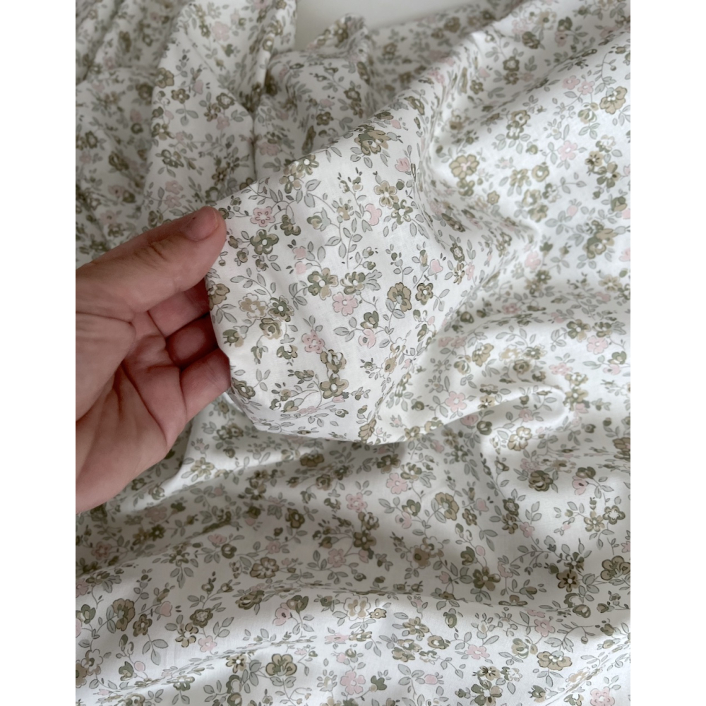 June - Popeline de coton douce BIO imprimé fleuri vert fané et rose Tissus issus de l'agriculture biologique  - 2