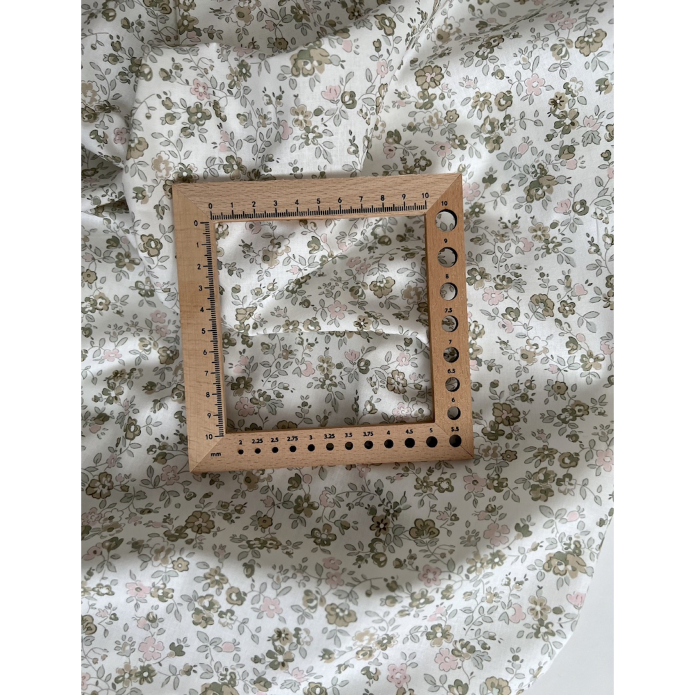 June - Popeline de coton douce BIO imprimé fleuri vert fané et rose Tissus issus de l'agriculture biologique  - 4