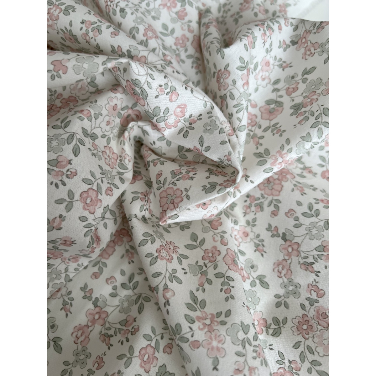 June - Popeline de coton douce BIO imprimé fleuri vert sauge et rose Tissus issus de l'agriculture biologique  - 3