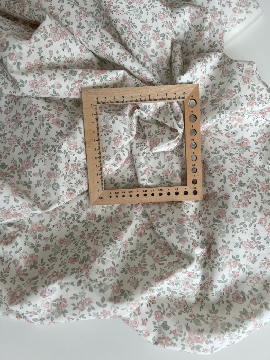 June - Popeline de coton douce BIO imprimé fleuri vert sauge et rose Tissus issus de l'agriculture biologique  - 7