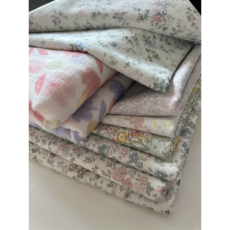 June - Popeline de coton douce BIO imprimé fleuri bleu et rose Tissus issus de l'agriculture biologique  - 14