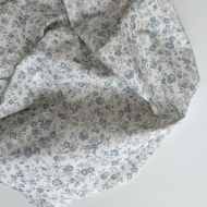 June - Popeline de coton douce BIO imprimé fleuri bleu et rose Tissus issus de l'agriculture biologique  - 1