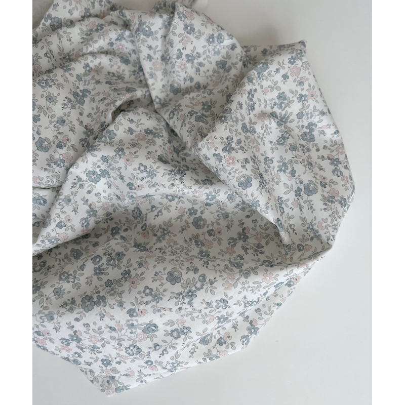 June - Popeline de coton douce BIO imprimé fleuri bleu et rose Tissus issus de l'agriculture biologique  - 3